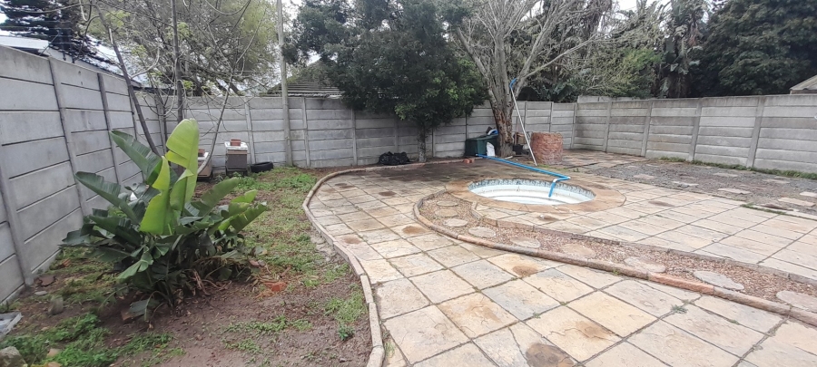 3 Bedroom Property for Sale in Oakdale Western Cape